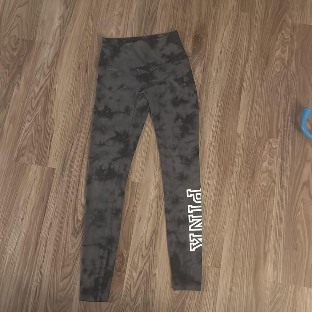 Women’s VS Love Pink Leggings - Picture 2 of 3